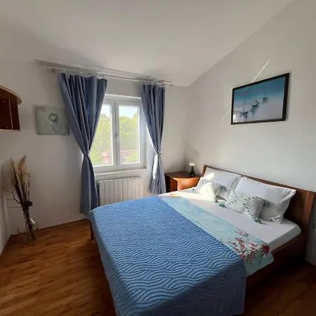 Domus Maria With Swimming Pool And Free Parking Nyaraló *